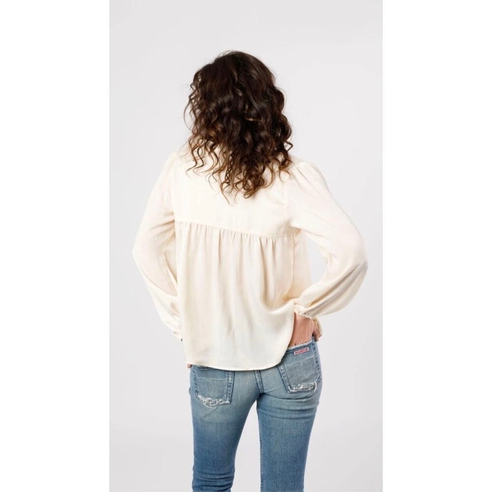 Band of the Free Cash Ivory Long Puff sleeve Satiny blouse Size Medium - Picture 2 of 8